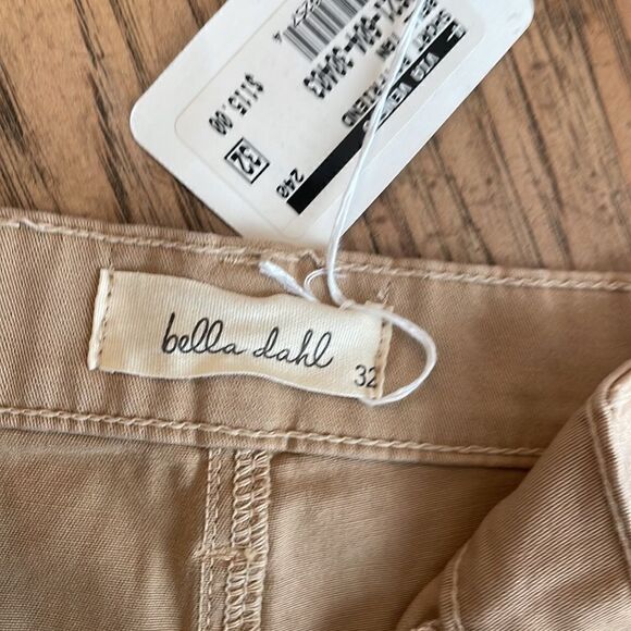 BELLA DAHL KHAKI COLORED SHORTS.  NEW WITH TAGS - Picture 6 of 8
